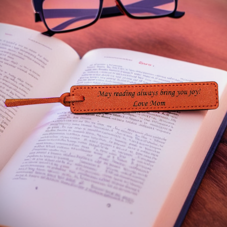 Personalized bookmark in vegan leather for teachers and students