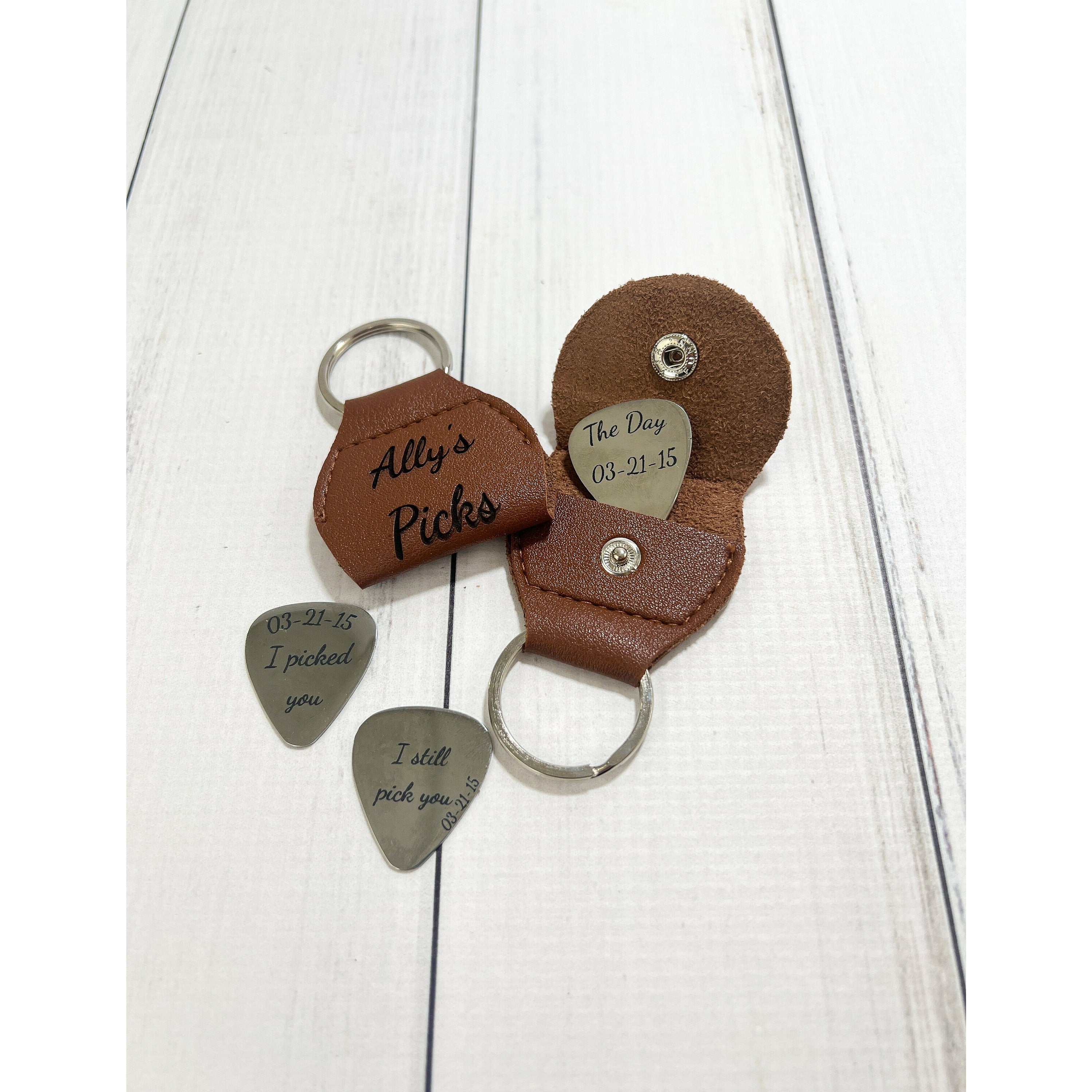 Personalized Guitar Pick w/ Leather Case
