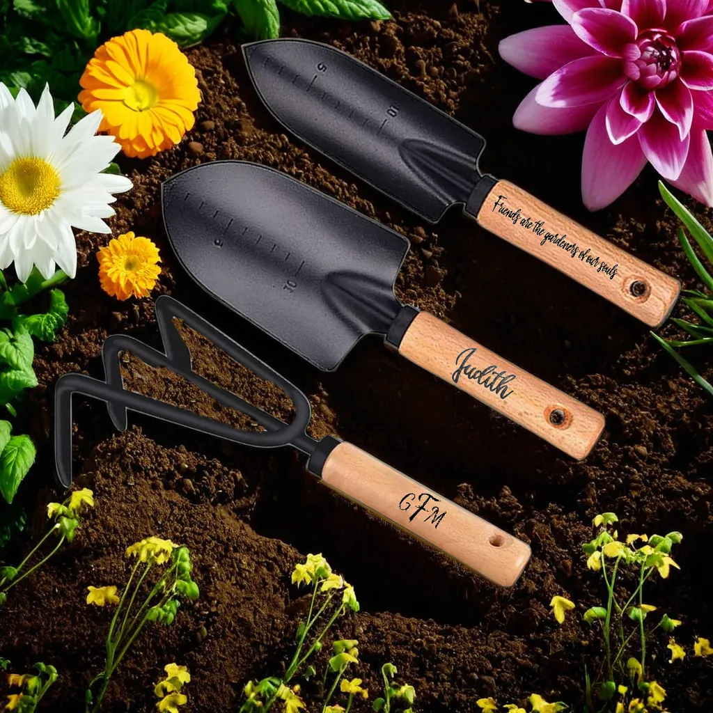 Personalized 3-piece garden tool set